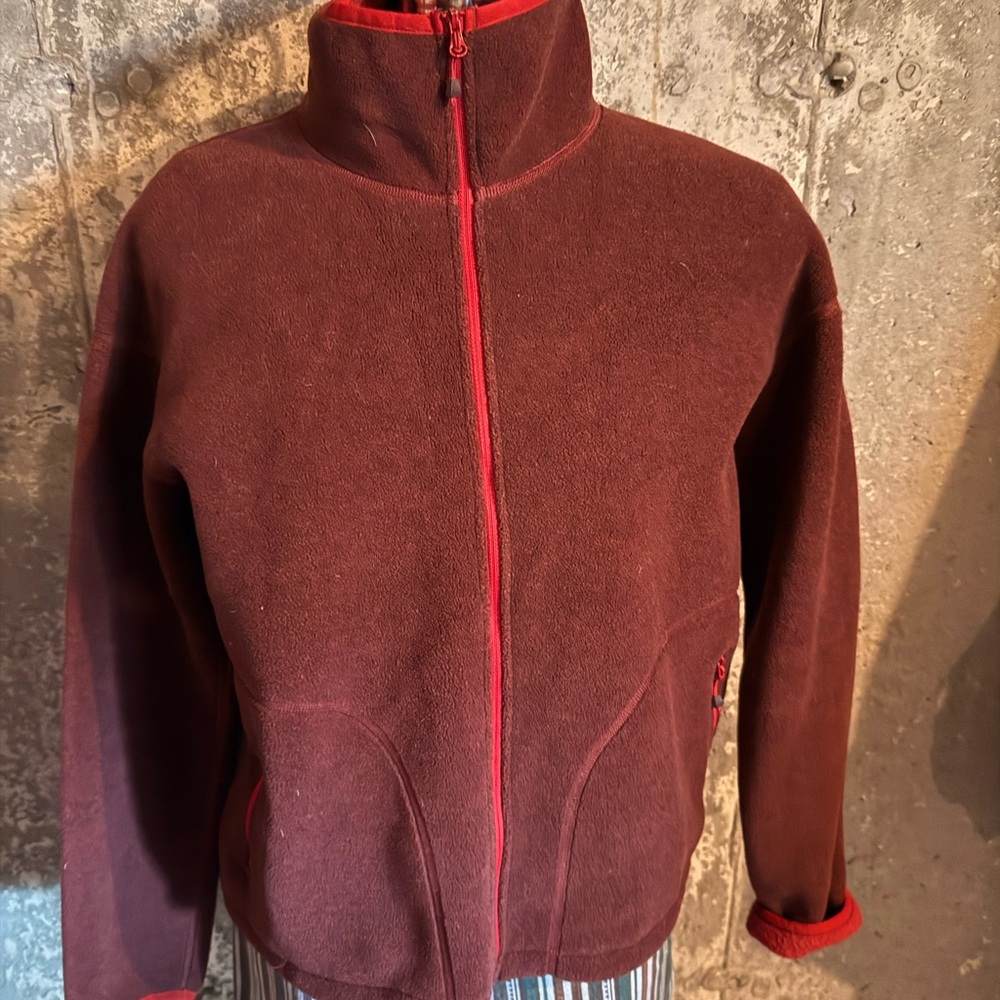 MEC Women's Vibrant Burgundy Fleece Jacket